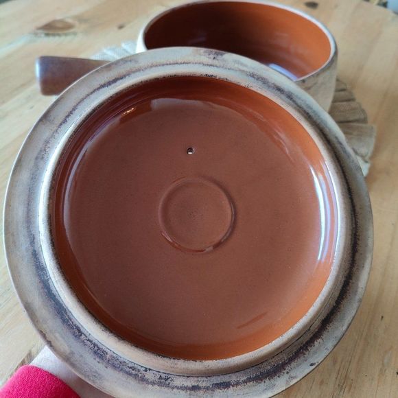 Vintage French Stoneware Covered Casserole Dish 8.5 inches wide and 4.5 inches - Picture 11 of 16